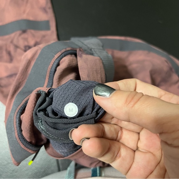 Lululemon Take the Moment joggers - Picture 5 of 6